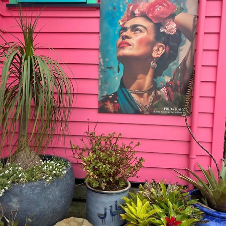 Fridas Accommodation Raglan Exterior photo